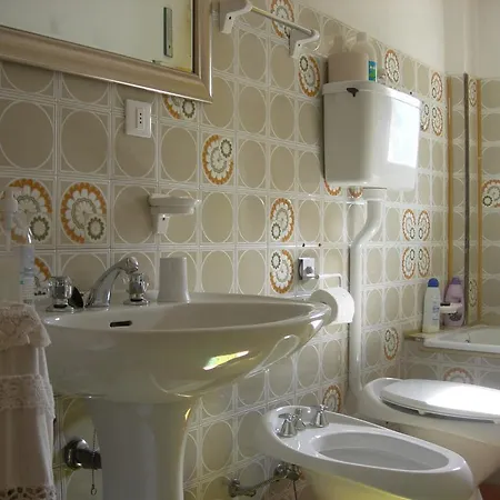 לינה וארוחת בוקר Airone