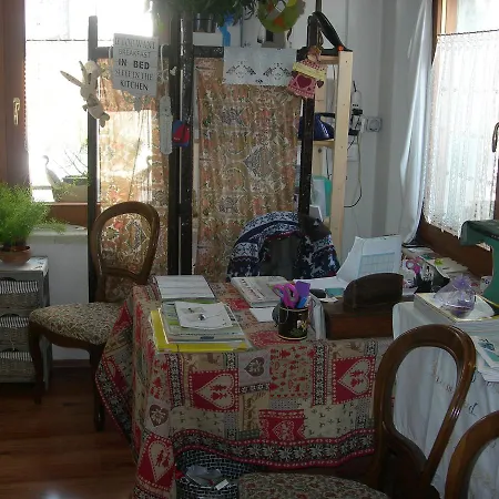 Airone לינה וארוחת בוקר 3*