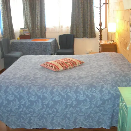 Bed & Breakfast Airone 3*